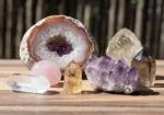 Diferentes variedades de cuarzo natural de la familia del cuarzo utilizadas en joyería y gemología